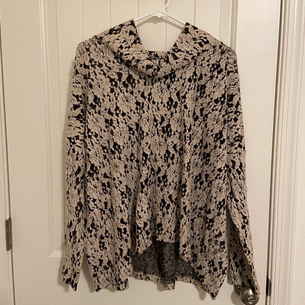 NWOT Sunset Rd women’s plush lace floral cowl neck blouse large